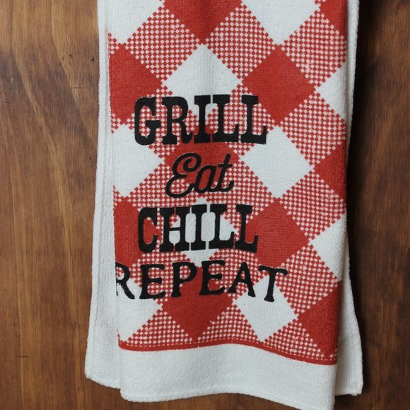 ""GRILL, EAT, CHILL, REPEAT" TOWEL CHECKERED RED WHITE BLACK HANDMADE HANGING - Picture 2 of 5